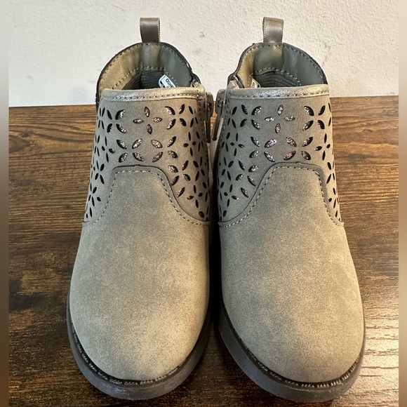 Osh Kosh B’Gosh Toddler Girls Estell Taupe Fashion Boot NWT Various Sizes - Picture 3 of 6